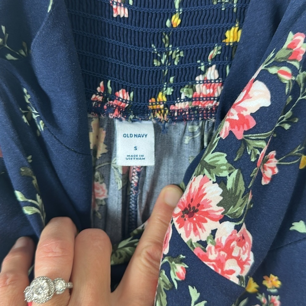 Old Navy Blue Floral Cropped Cami Sleeveless Jumpsuit Romper Small - Picture 5 of 9